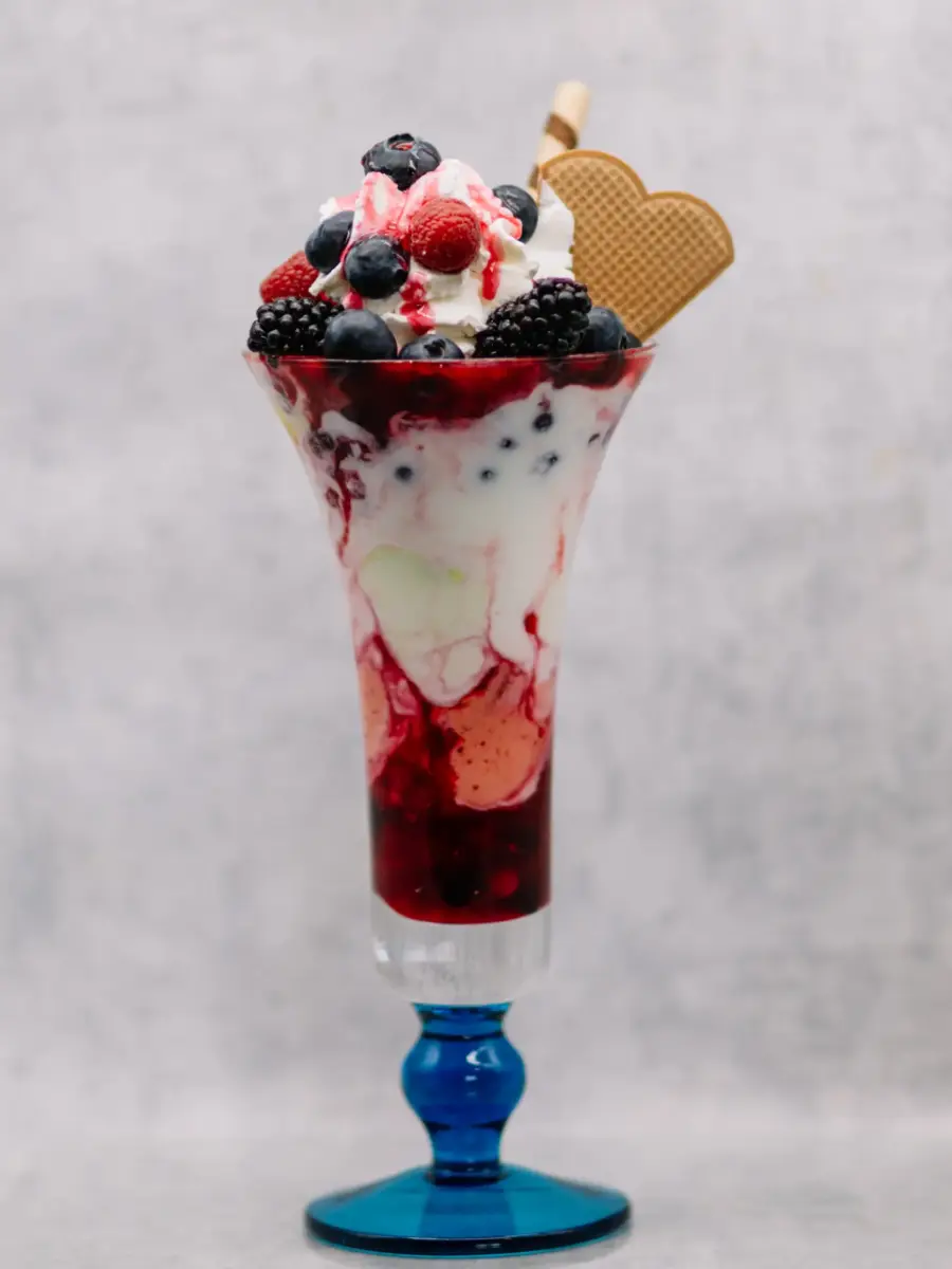 Menü 15 Joghurt Waldbeeren Becher scaled